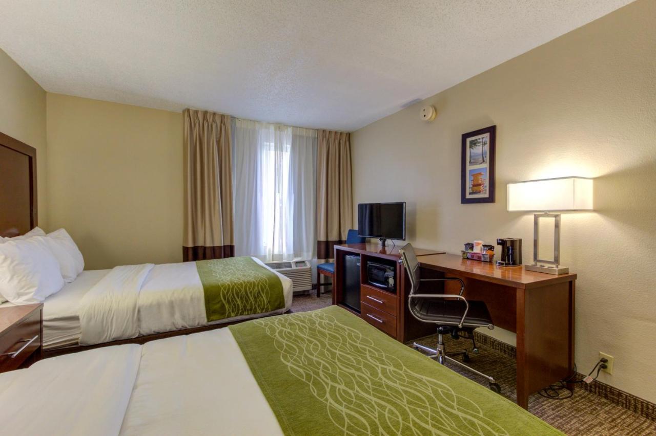 Comfort Inn St Petersburg North Exterior photo
