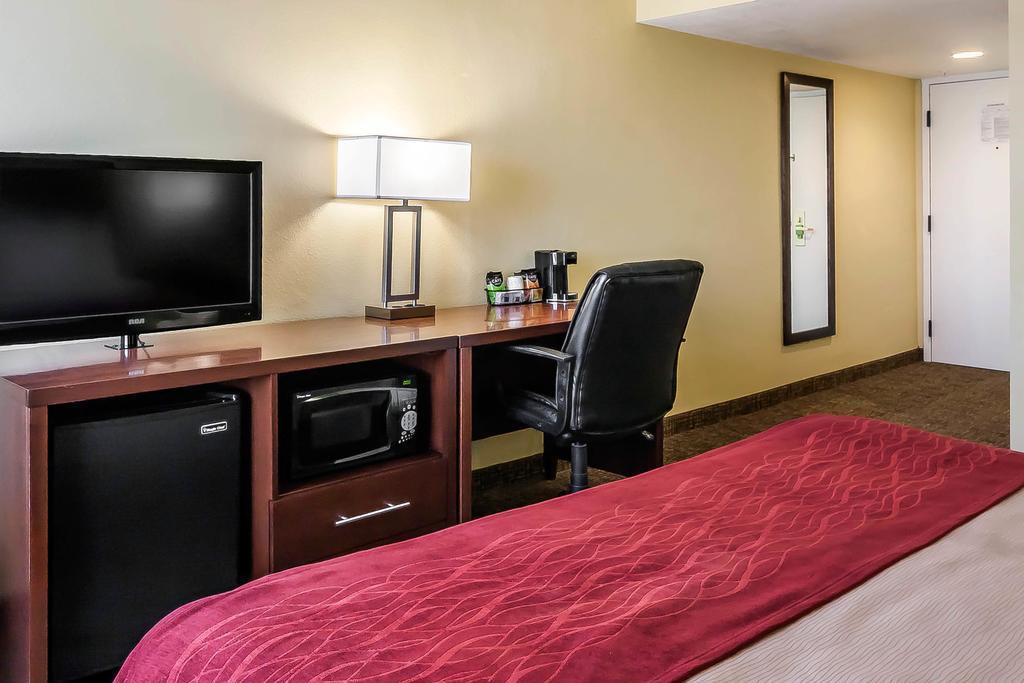 Comfort Inn St Petersburg North Exterior photo