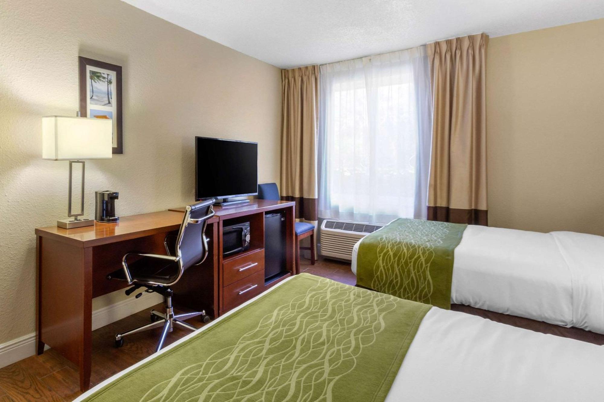 Comfort Inn St Petersburg North Exterior photo